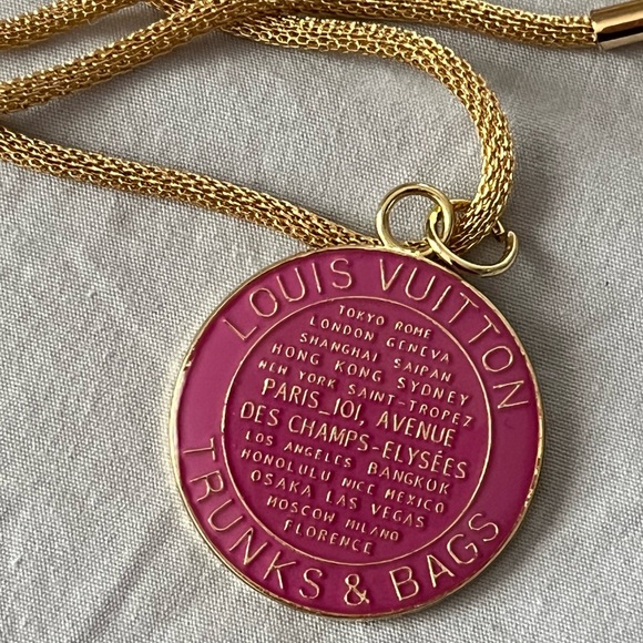 Louis Vuitton Trunks and bags zipper pull on 18” necklace - Picture 3 of 3
